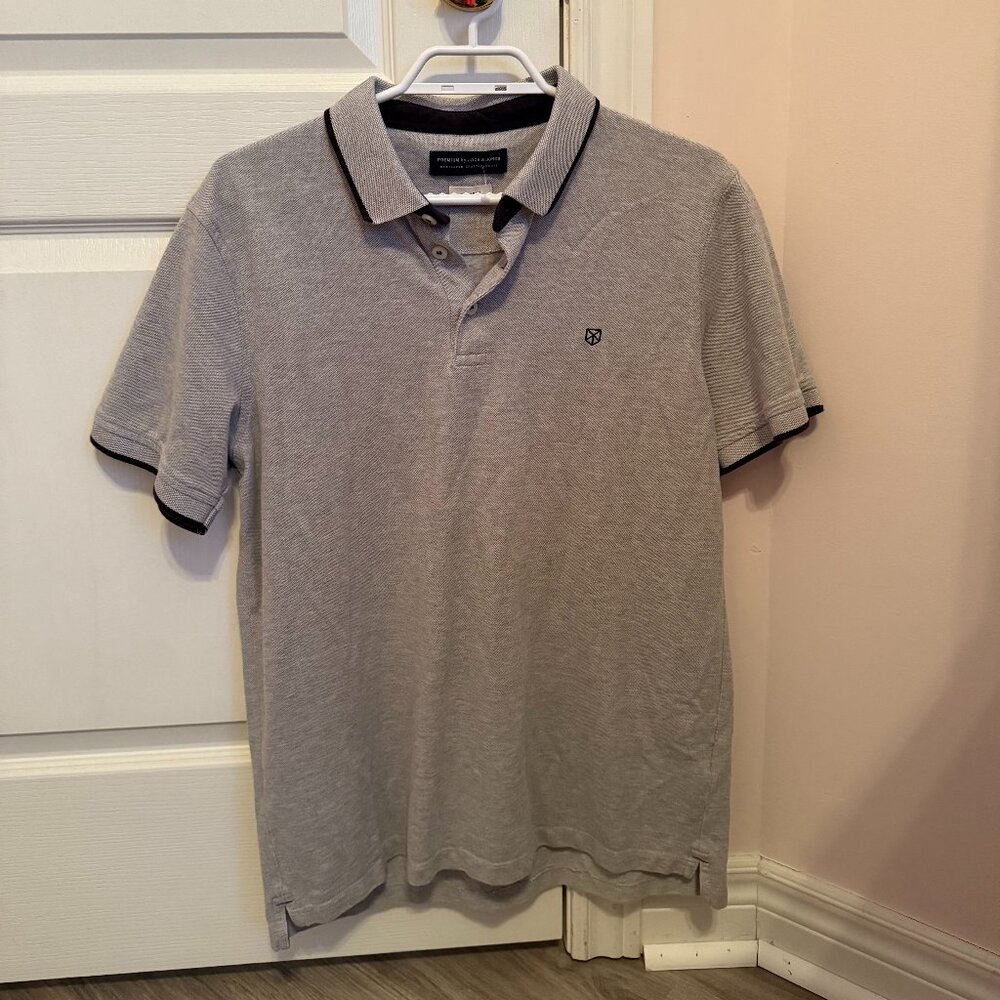 Jack Jones XL polo (fits like medium)